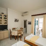 Potter's Apartment/40 Meters From The